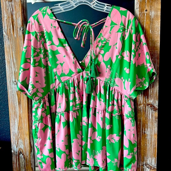 🩷💚 Top 🩷💚 - Picture 2 of 4